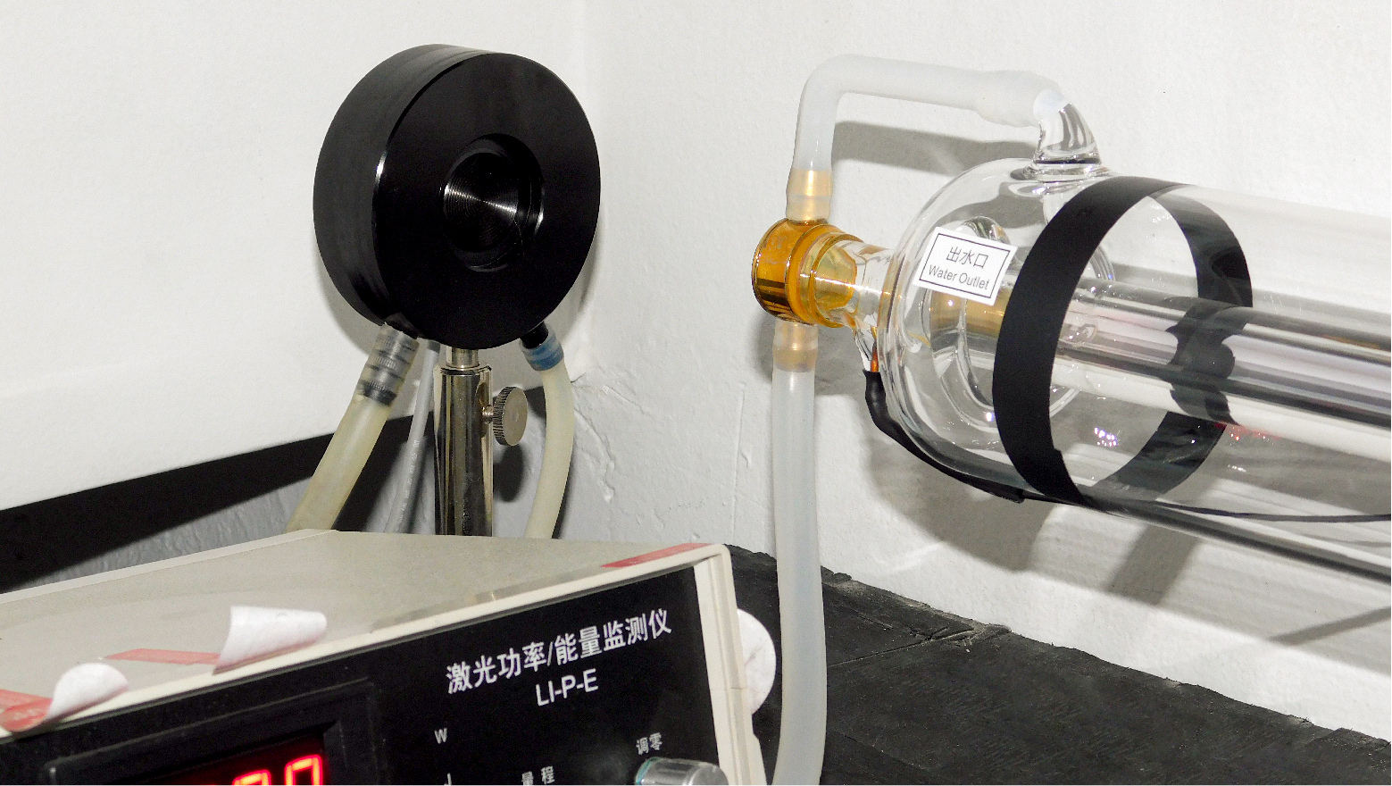 ¿PUEDO RECARGAR UN TUBO LÁSER CO₂?